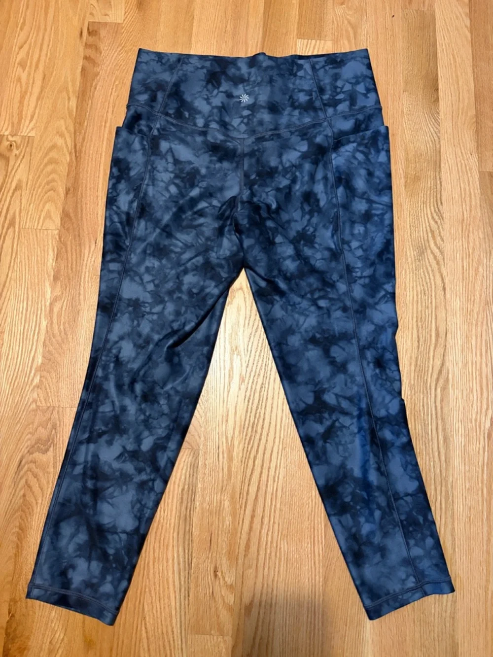 Athleta Salutation Stash II Navy Tie-Dye High-Rise Leggings 7/8 tight - Picture 4 of 5
